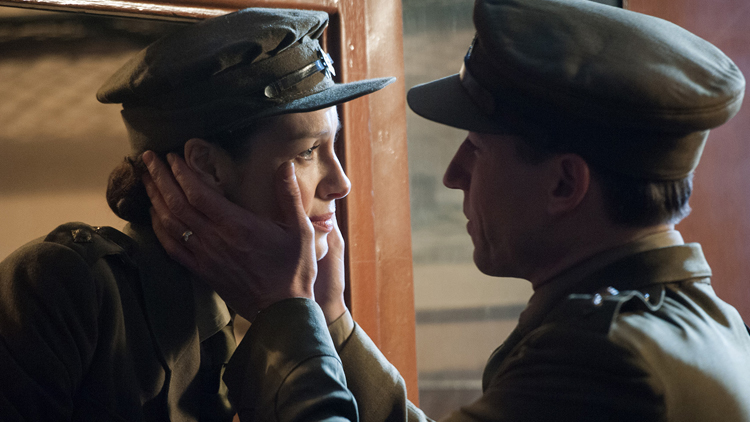 frank-claire-outlander-episode-3-starz