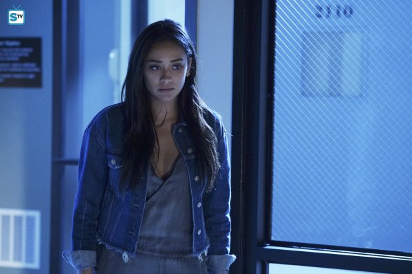 Pretty Little Liars 7x01