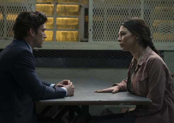 The Village 1x01