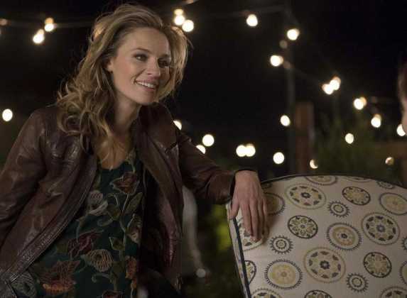 The Village 1x01