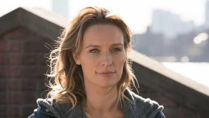 The Village 1x03