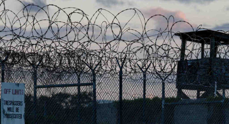 You Don’t Like the Truth: 4 giorni a Guantanamo – recensione
