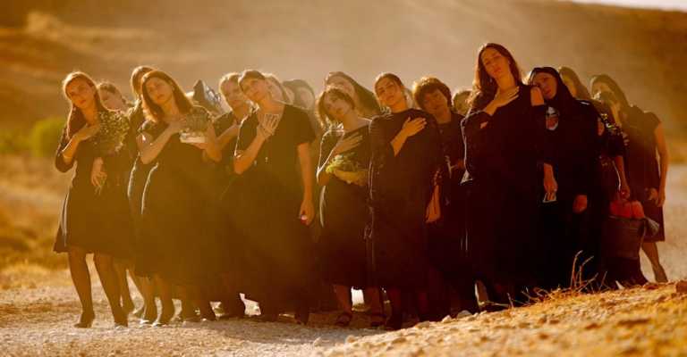 E ora dove andiamo? : recensione del film di Nadine Labaki