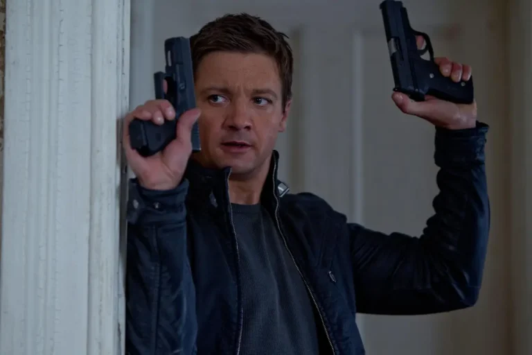 The Bourne Legacy: la sceneggiatura del sequel sarà riscritta da Andrew Baldwin