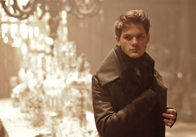Jeremy Irvine Grandi aspettative