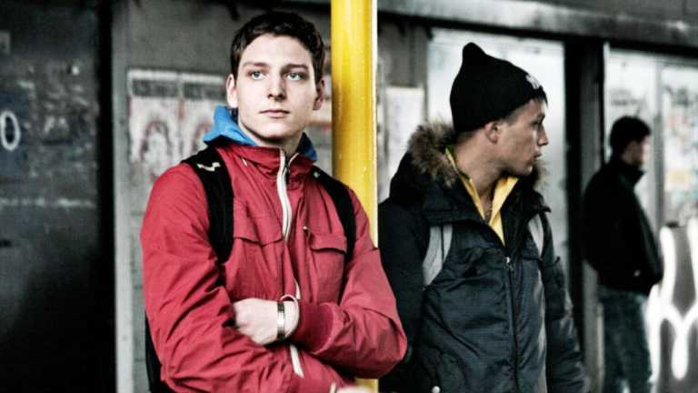 Alì ha gli occhi azzurri: recensione del film