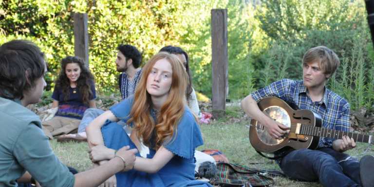 Qualcosa nell’aria: recensione del film di Olivier Assayas