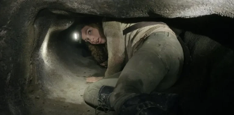 Necropolis – La città dei morti, recensione: l’horror claustrofobico tra found footage e alchimia