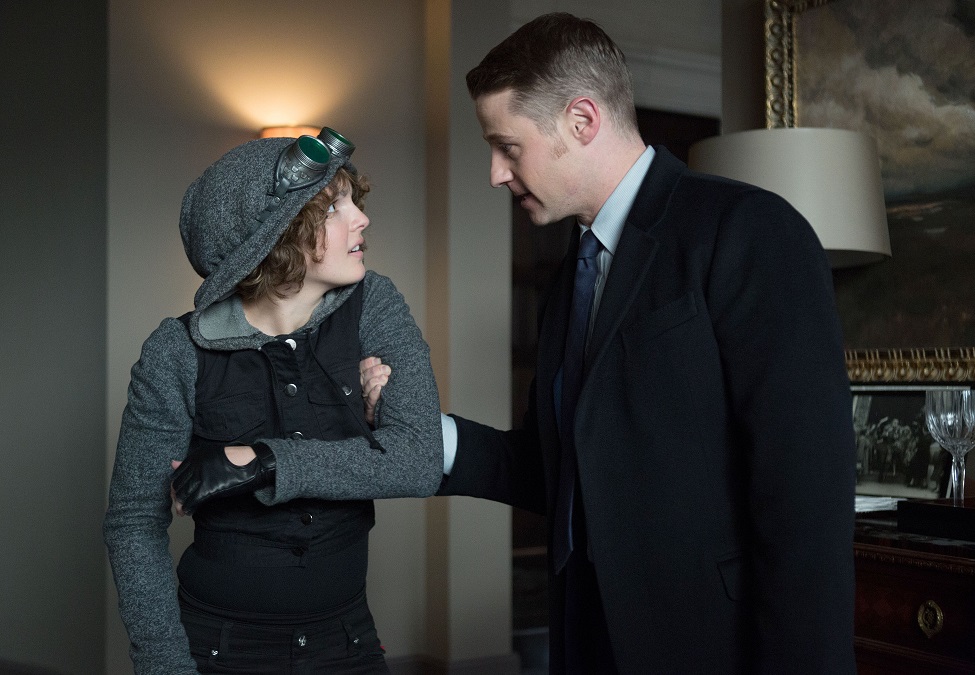 Gotham 1×14: 4 clip dell’episodio “The Fearsome Dr. Crane”