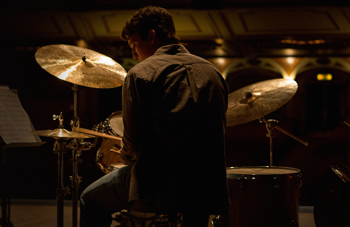 WHIPLASH-Drums-Miles-Teller-JK-Simmons-movie-2-Go-with-the-Blog