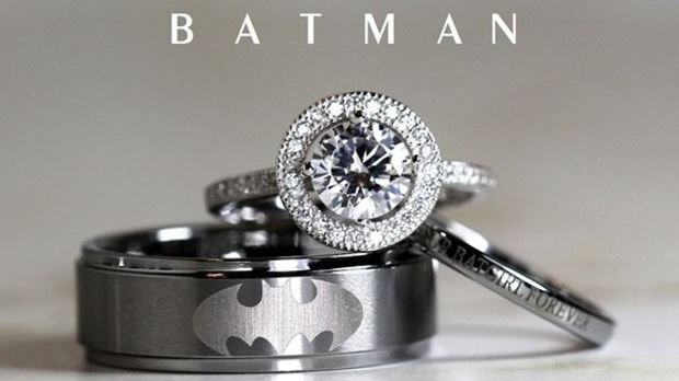 Fedi e anelli di fidanzamento nerd, da Batman a Star Wars