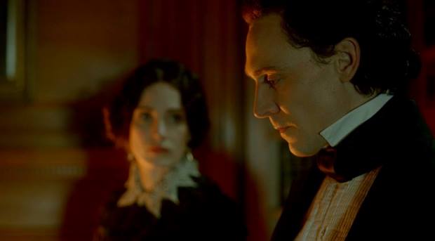 Tom Hiddleston nella nuova clip di Crimson Peak