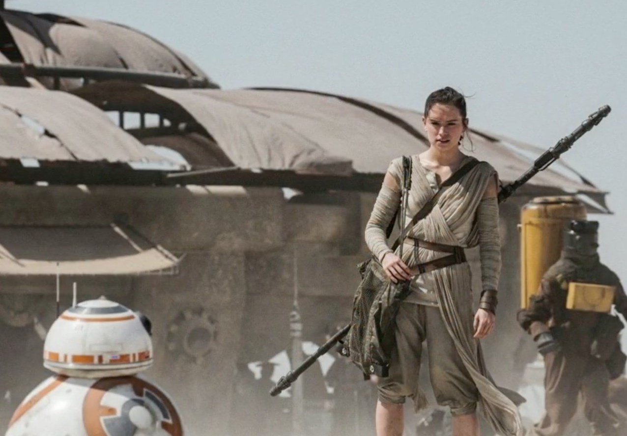 Star Wars, J.J. Abrams conferma: i cognomi dei protagonisti sono spoiler Star Wars, J.J. Abrams conferma: i cognomi dei protagonisti sono spoiler