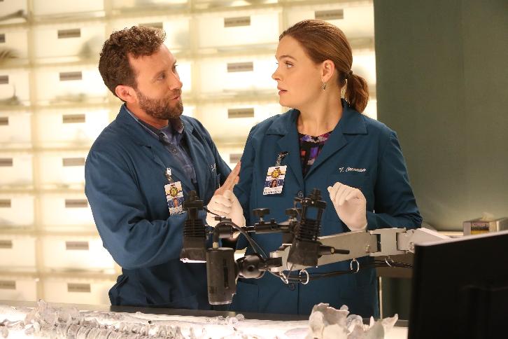 Bones 11×01: foto promozionali dall’episodio “The Loyalty in the Lie”