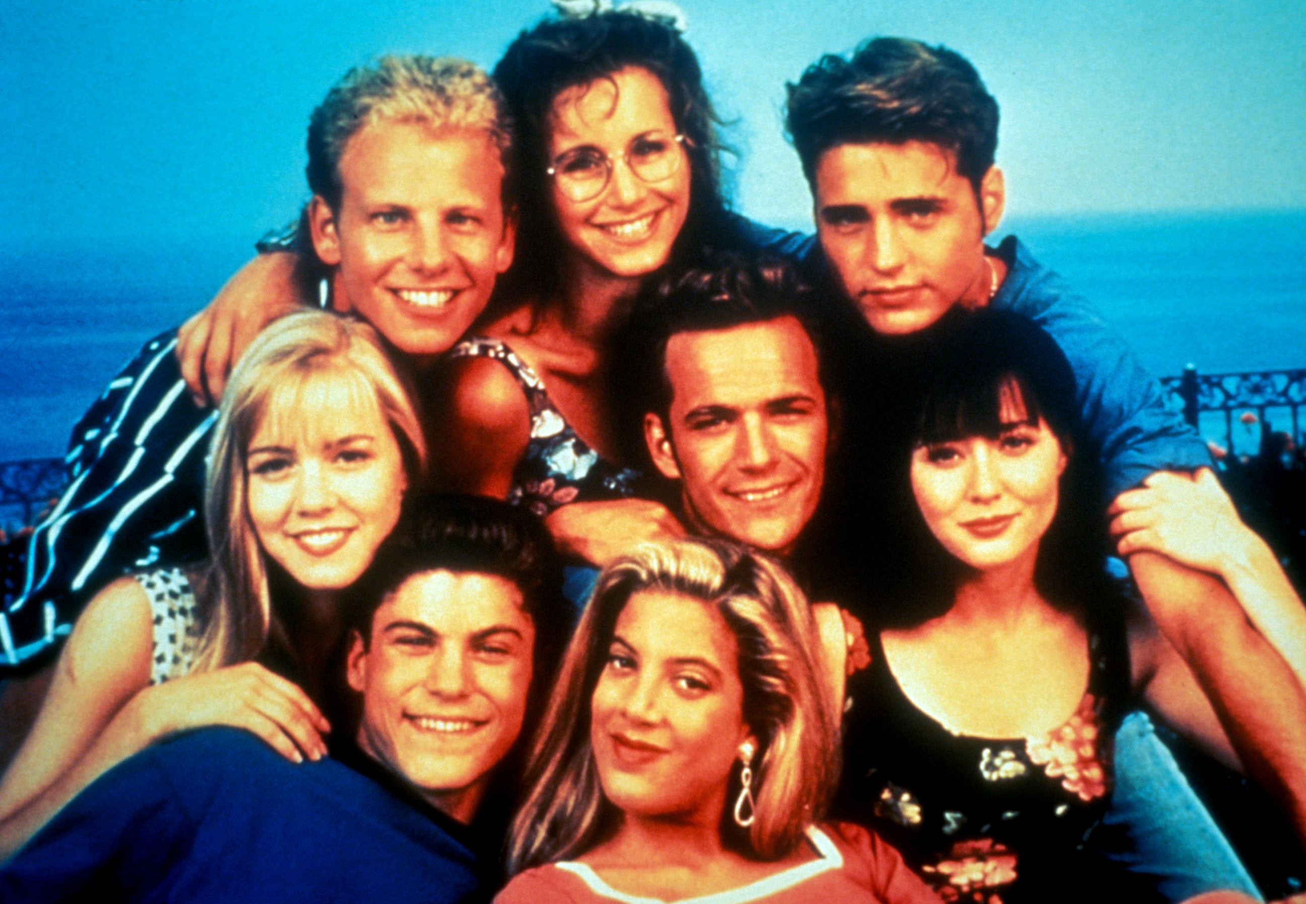 Beverly Hills 90210 compie 25 anni: tutti i trend della serie tv