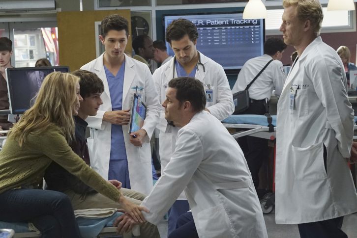 Grey’s Anatomy 12×03: foto promozionali dell’episodio “I Choose You” Grey’s Anatomy 12×03: foto promozionali dell’episodio “I Choose You”