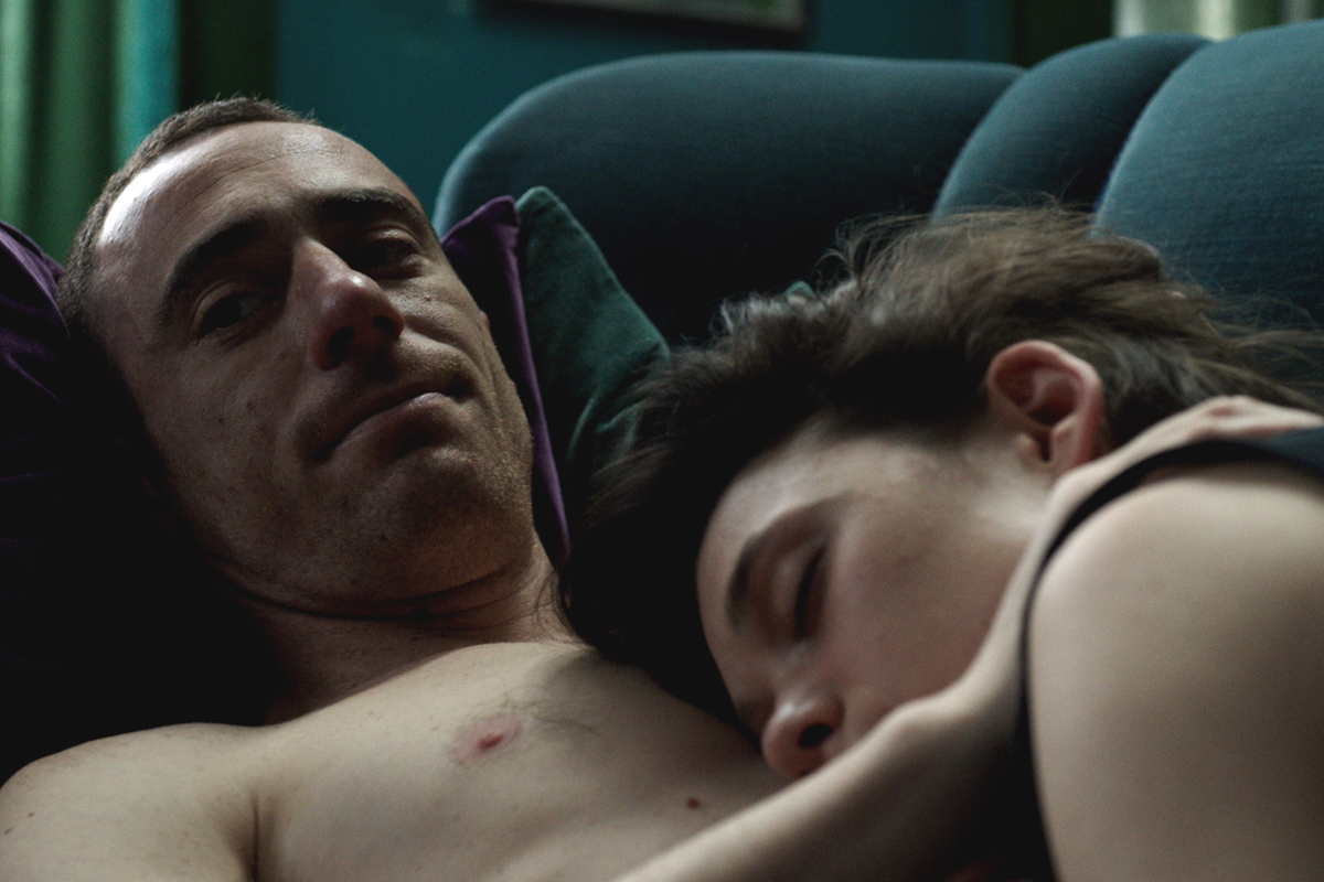 Alaska, da oggi al cinema: tutte le clip con Elio German