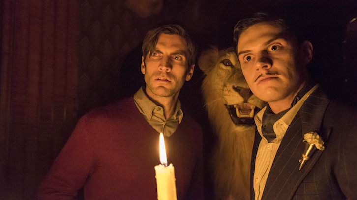 American Horror Story Hotel 5×08: foto promozionali da “The Ten Commandments Killer”