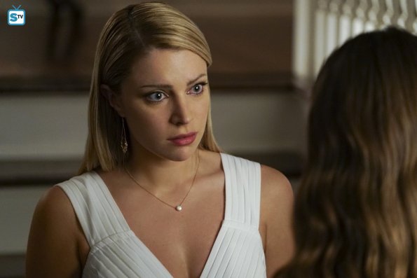 The Vampire Diaries 7×08: foto promozionali da “Hold Me, Thrill Me, Kiss Me, Kill Me”