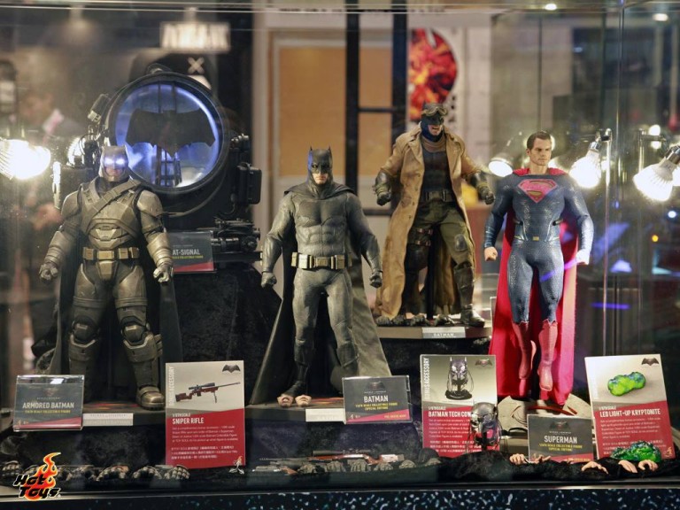 Batman v Superman: nuovo sguardo alle action figure Hot Toys Batman v Superman: nuovo sguardo alle action figure Hot Toys