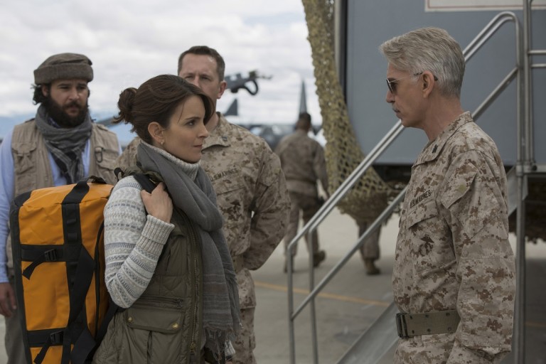 Whiskey Tango Foxtrot: recensione del film con Tina Fey Whiskey Tango Foxtrot: recensione del film con Tina Fey