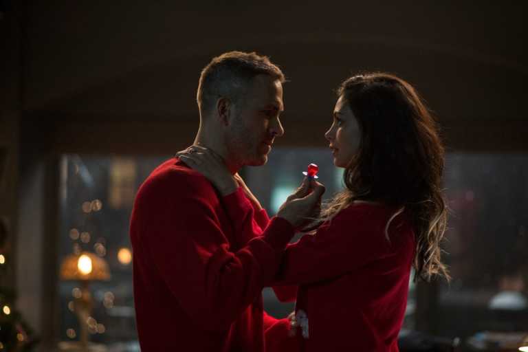 Deadpool: due nuovi spot tv con Ryan Reynolds e Morena Baccarin