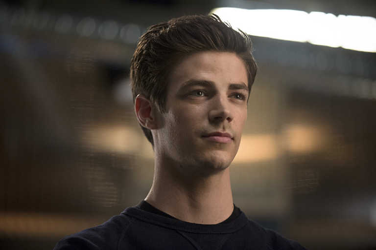 The Flash: Grant Gustin supporta con una lettera aperta Ezra Miller come Barry Allen