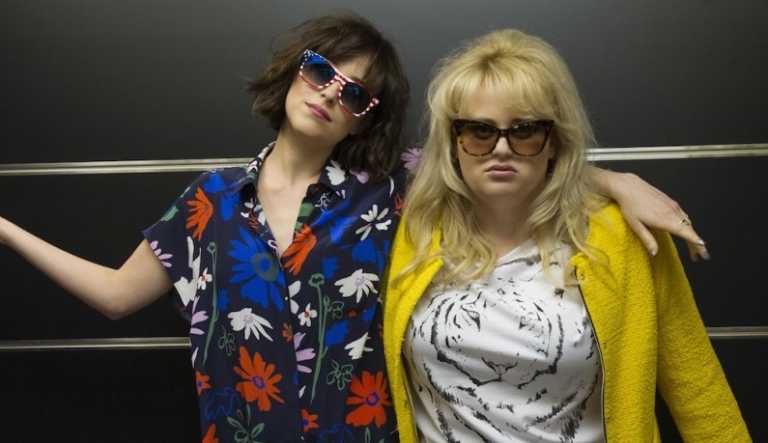 Dakota Johnson e Rebel Wilson nelle nuove foto di Single ma non troppo Dakota Johnson e Rebel Wilson nelle nuove foto di Single ma non troppo