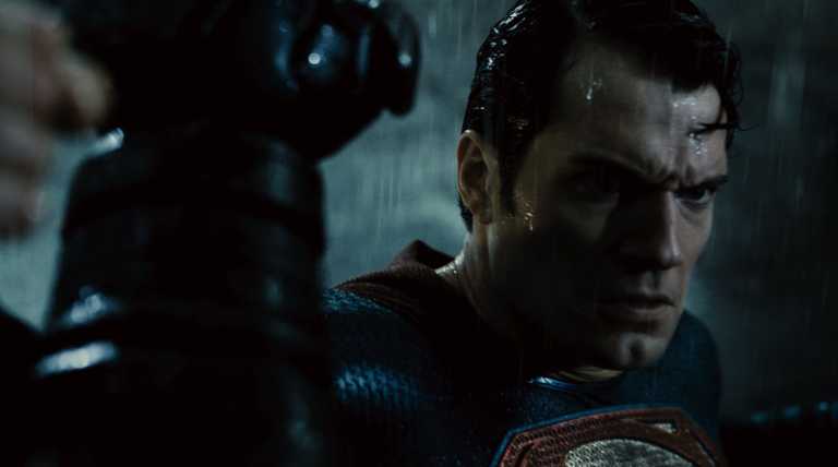 Batman v Superman: 60 screenshots dal final trailer