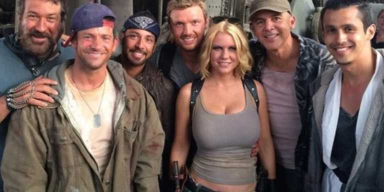 I Backstreet Boys contro gli zombie nel trailer di Dead 7