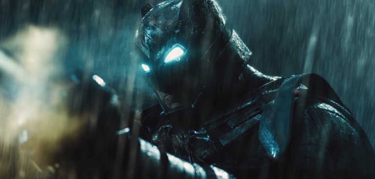 Batman v Superman: il Cavaliere Oscuro ride nel backstage – foto Batman v Superman: il Cavaliere Oscuro ride nel backstage – foto