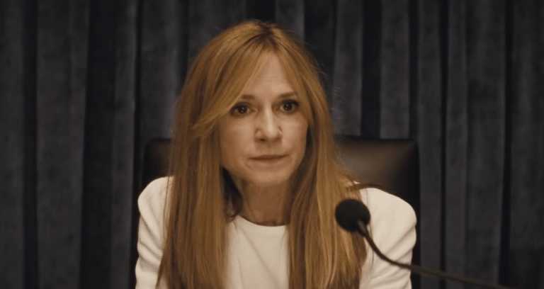 Batman v Superman: Holly Hunter nella nuova breve clip Batman v Superman: Holly Hunter nella nuova breve clip