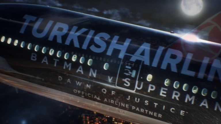Batman v Superman: Skyline di Gotham e Metropolis nel nuovo promo Turkish Airlines