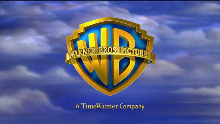 Warner Bros “frustrata” dalla mancanza di proposte per film DC da parte di J.J. Abrams