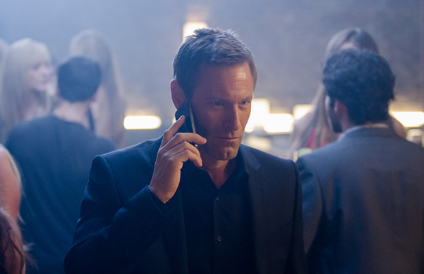Aaron Eckhart esorcista nel trailer di Incarnate