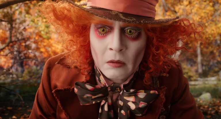 Alice Attraverso lo Specchio: recensione del film