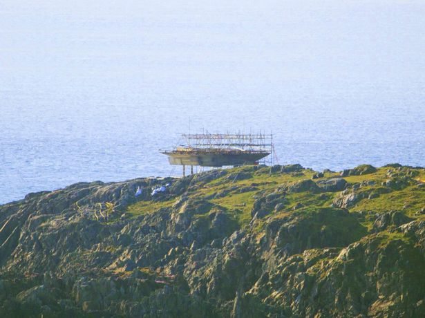 Star Wars Episodio VIII: il Millennium Falcon in costruzione sulle coste dell’Iranda