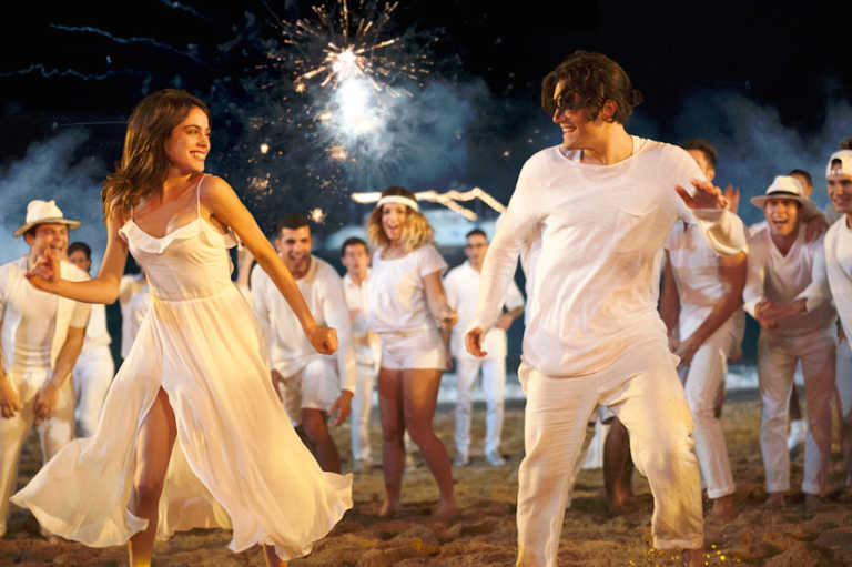 Tini – La Nuova Vita di Violetta: due nuove clip dal film con Martina Stoessel Tini – La Nuova Vita di Violetta: due nuove clip dal film con Martina Stoessel