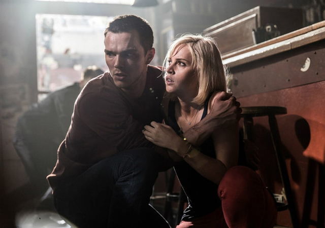 Nicholas Hoult e Felicity Jones nel trailer di Collide