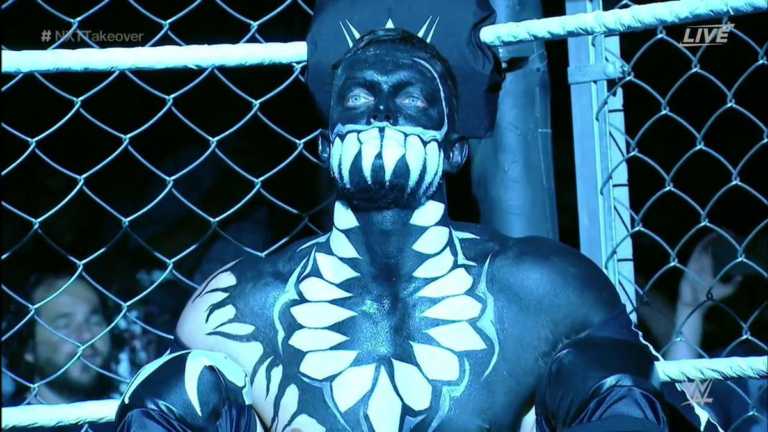 Venom ispira il costume del Wrestler Finn Balor al WWE NXT