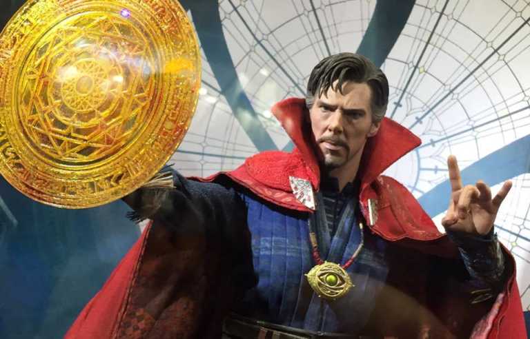 Doctor Strange: l’action figure di Benedict Cumberbatch della Hot Toys