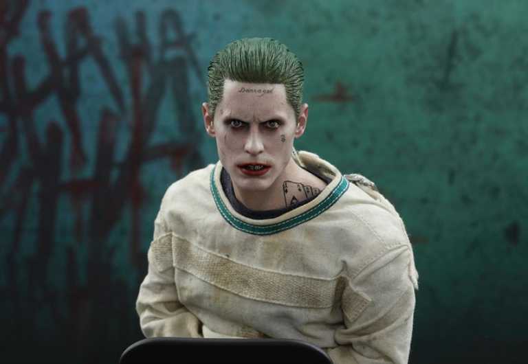 Joker: la Hot Toys svela l’inquietante action figure