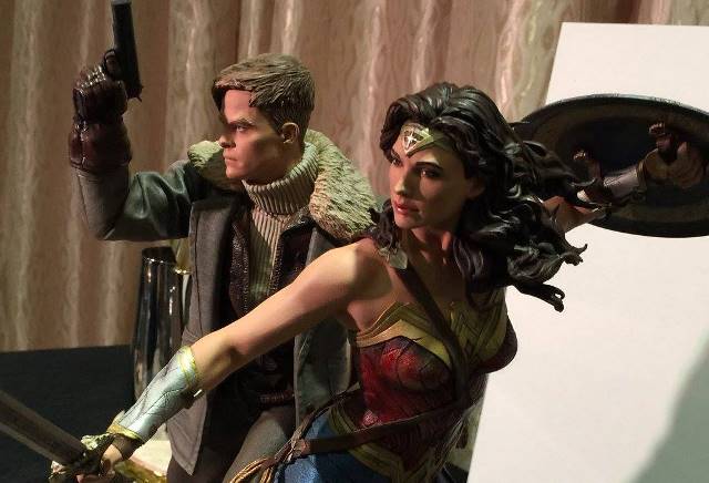 Wonder Woman e Steve Trevor nella magnifica statua al SDCC 2016