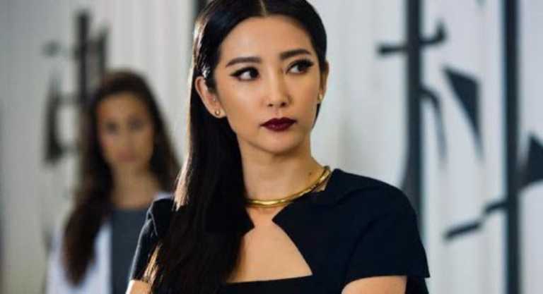 Li Bingbing con Jason Statham nella lotta contro Meg Li Bingbing con Jason Statham nella lotta contro Meg