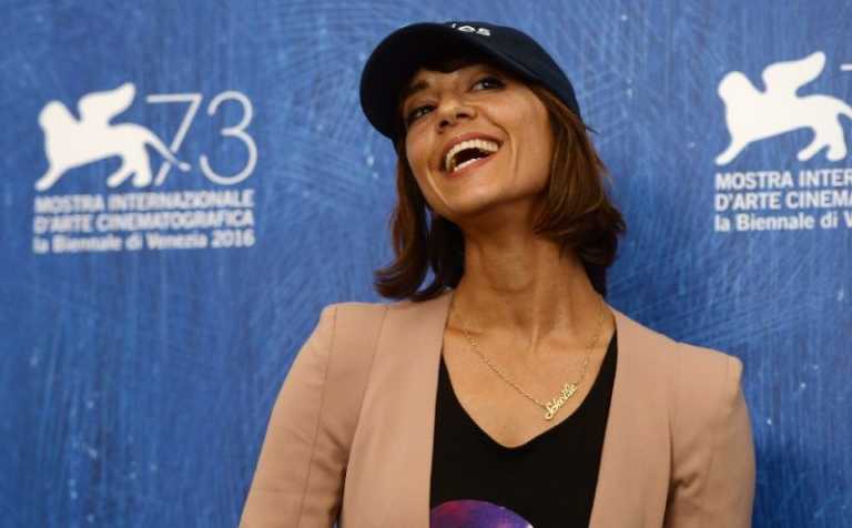 Venezia 73: i cannibali e la realtà distopica di Ana Lily Amirpour