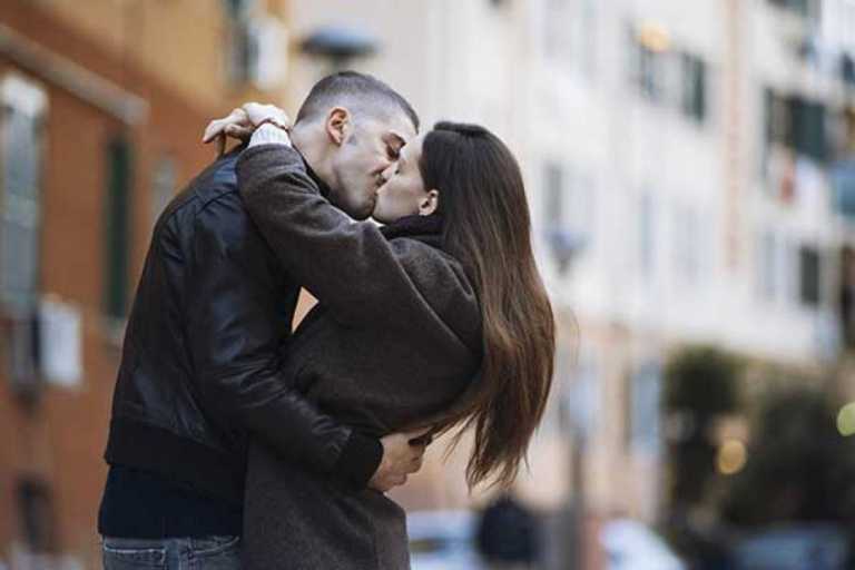 La ragazza del mondo: recensione del film con Michele Riondino La ragazza del mondo: recensione del film con Michele Riondino