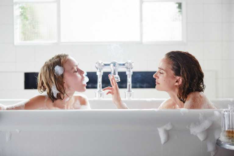 Planetarium: recensione del film con Natalie Portman Planetarium: recensione del film con Natalie Portman