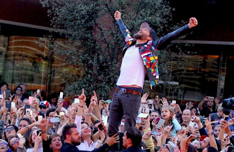 Jovanotti selvaggio sul red carpet della Festa di Roma 2016