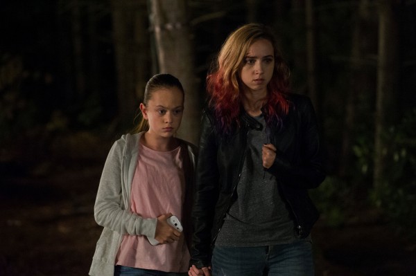Zoe Kazan terrorizzata nel primo trailer di The Monster