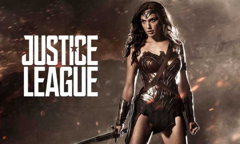 Justice League: Wonder Woman pronta alla battaglia – foto
